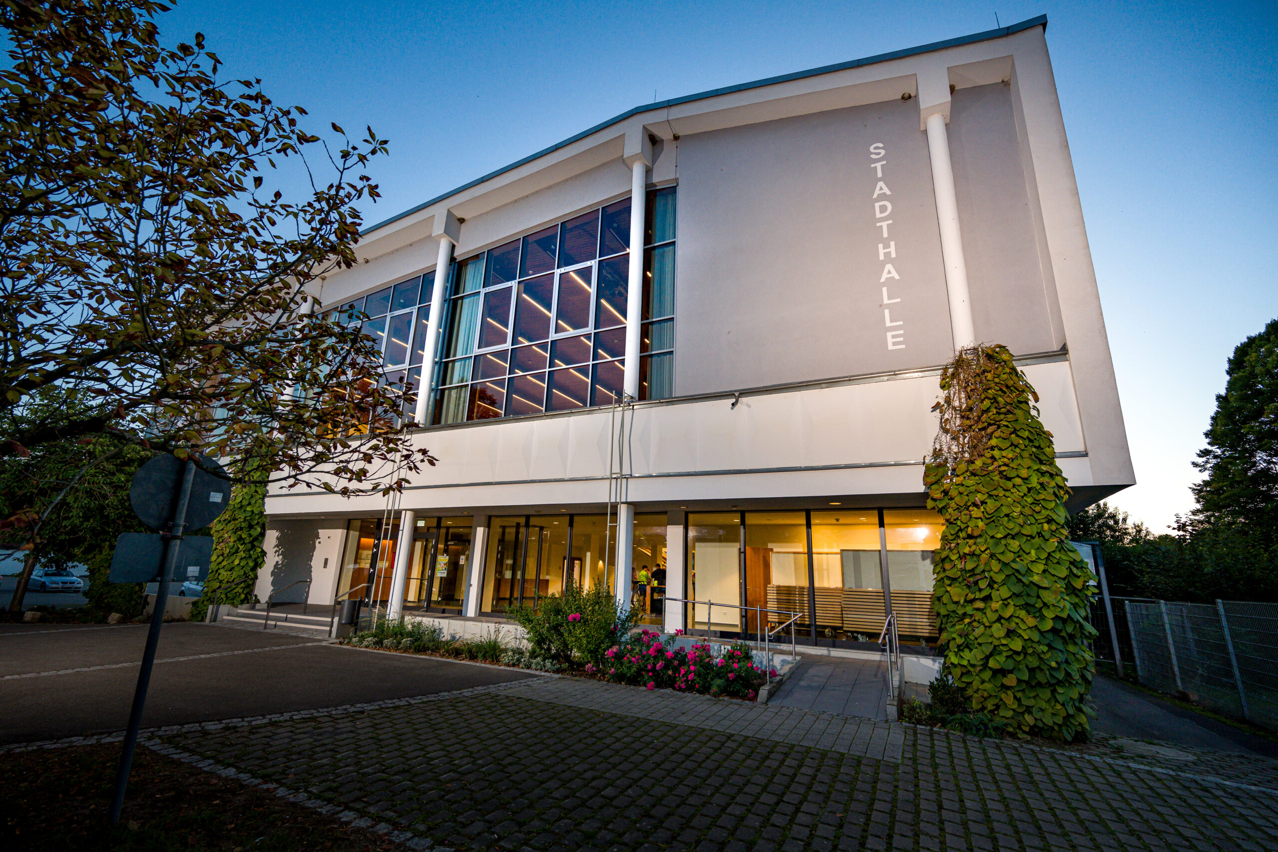 Kontakt & Buchung Stadthalle Arnstein